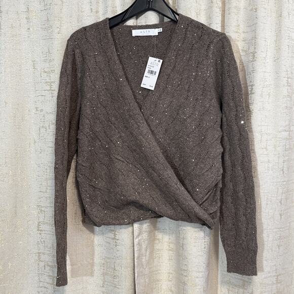 NWT ASTR The Label Metallic Sequin Surplice Cable Stitch Sweater Fawn Women's SM - Picture 1 of 5